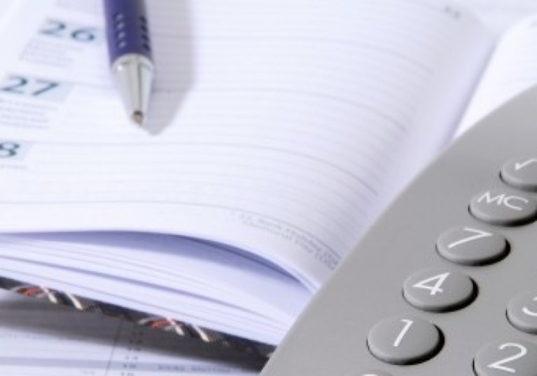 Employeurs d’au moins 50 salariés : quand régler les cotisations sur les salaires ?