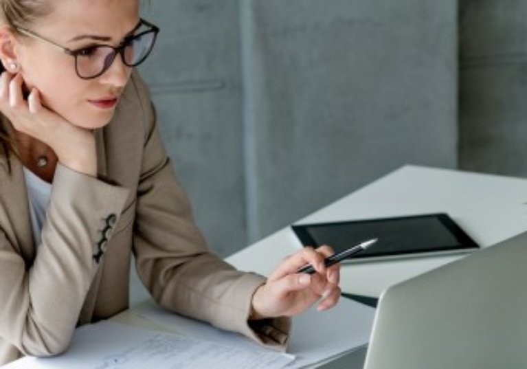 Honoraires et commissions : télédéclaration obligatoire !