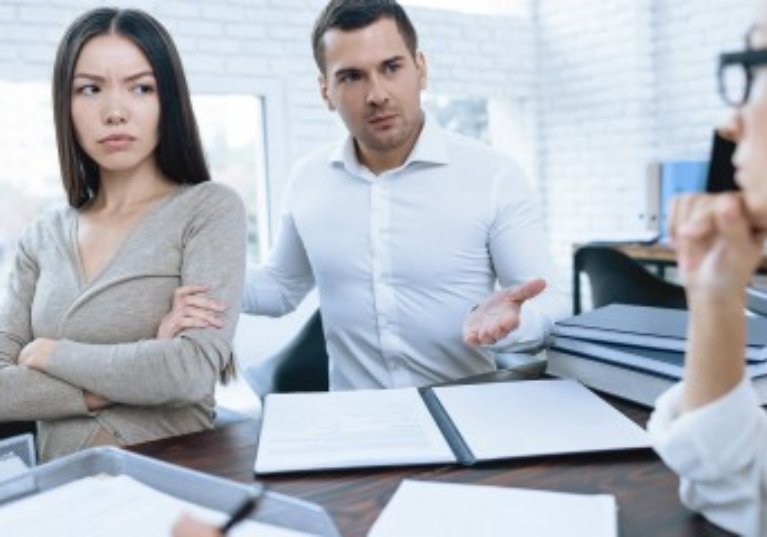 Parts sociales d’une SCP acquises avant le mariage puis échangées après