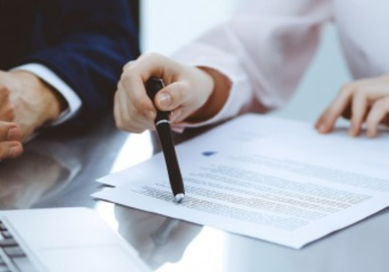 Redressement judiciaire : des aménagements pour le chef d’entreprise