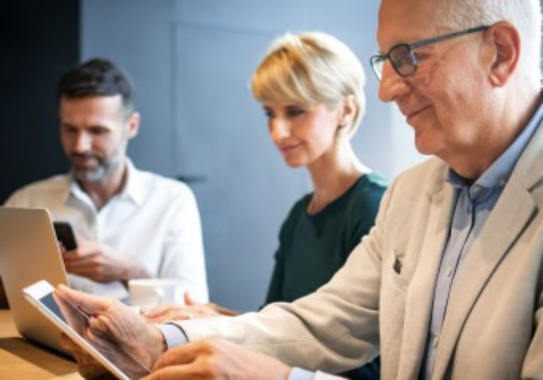 Départ en retraite du dirigeant : conditions pour bénéficier de l’abattement fiscal