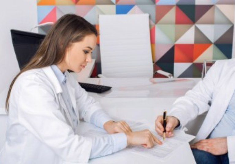 Médecins : pas de TVA sur les honoraires rétrocédés