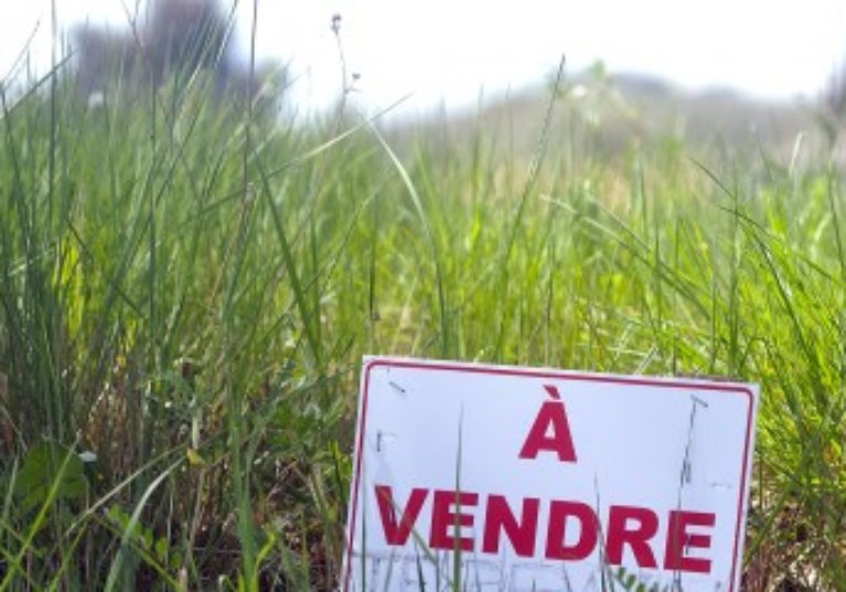 Vente d’un bien immobilier reçu par donation avec interdiction d’aliéner