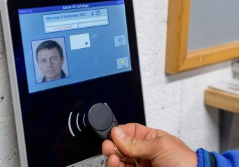 Badgeuses photo et contrôle des horaires de travail des salariés
