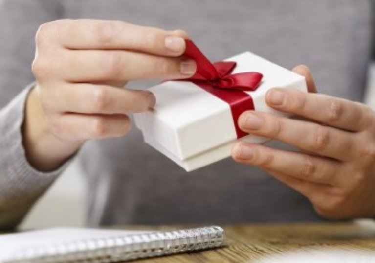 Quid des cadeaux et bons d’achats offerts à vos salariés ?