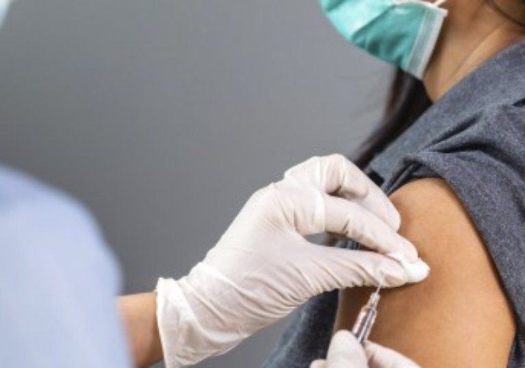 La vaccination des salariés contre le Covid-19 en trois questions