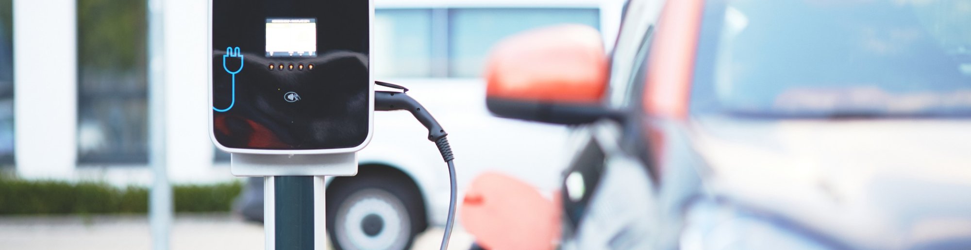 Voiture de fonction : faut-il passer à l’électrique ?