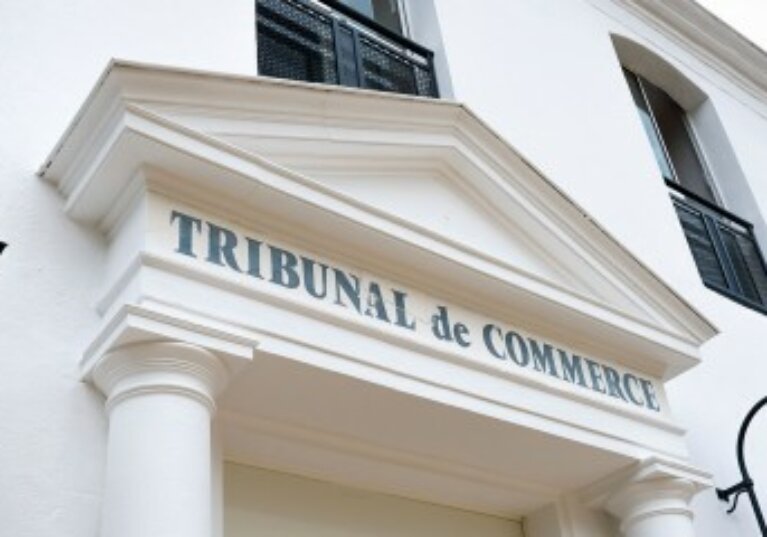 L’action d’un gérant de SARL exerçant une activité libérale contre sa société