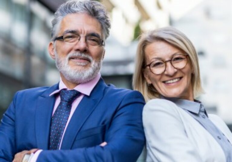 Les comportements des femmes et des hommes sous la loupe de l’AMF