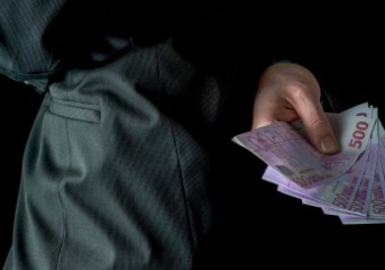 Des mesures à venir pour lutter contre les fraudes fiscales et sociales