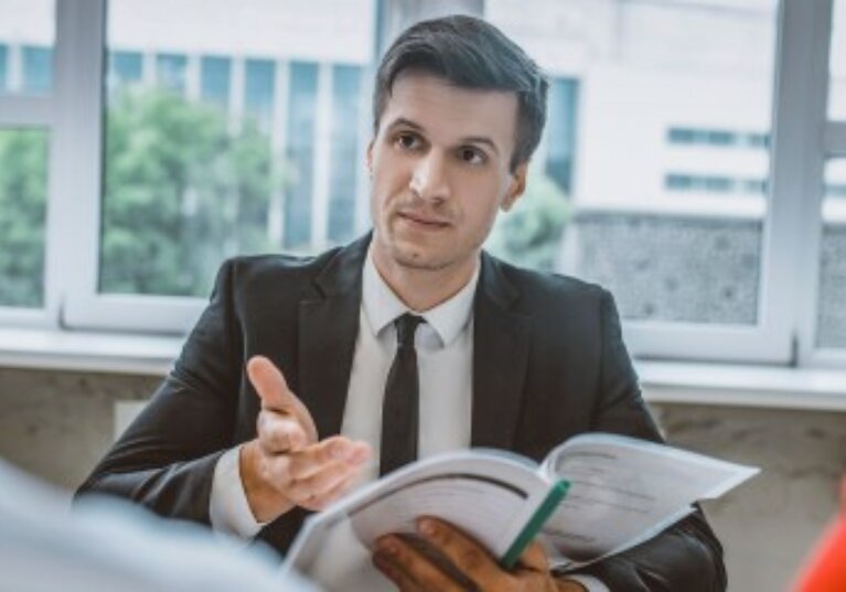 La demande de retrait d’une société civile d’un époux qui en est associé