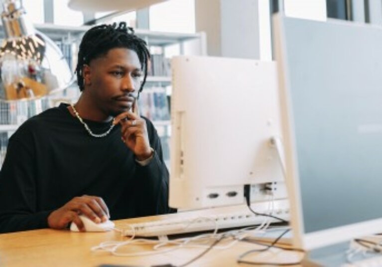 Le lieu de travail prévu dans le contrat peut-il être modifié ?