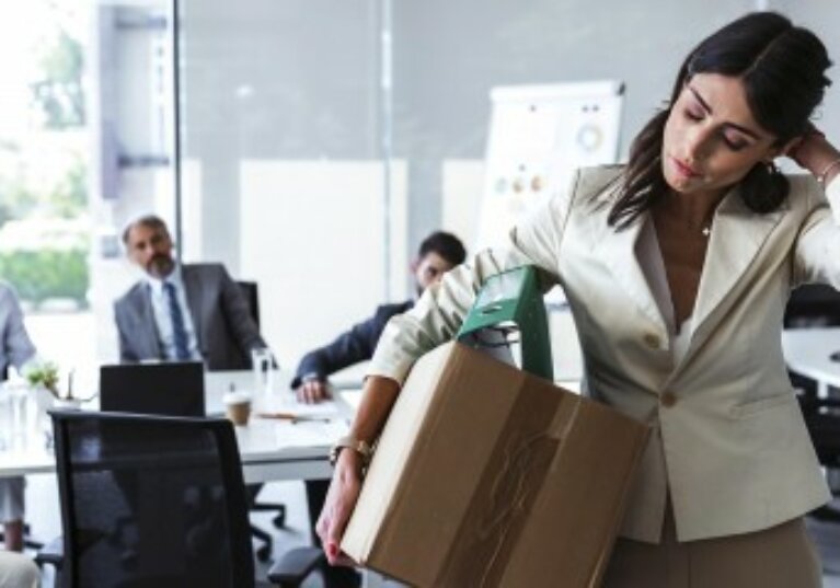 Charge de travail excessive : attention à la démission !