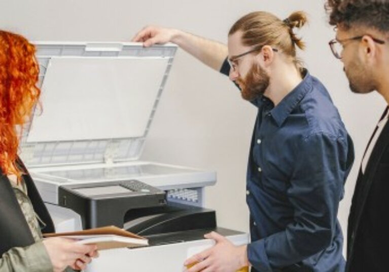 Notion de non-professionnel appliquée à une association