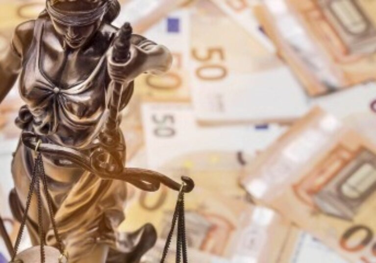 Une contribution de 50 € pour agir en justice