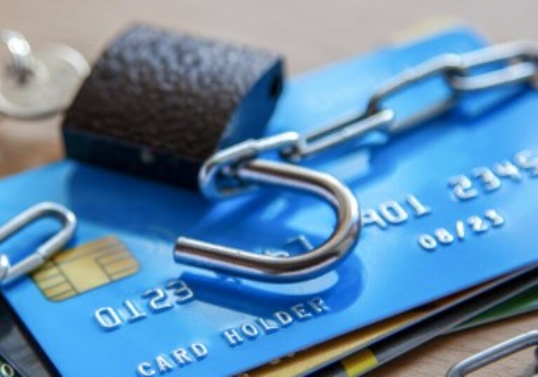 Fraude bancaire : il faut vite le signaler et prouver ce signalement !