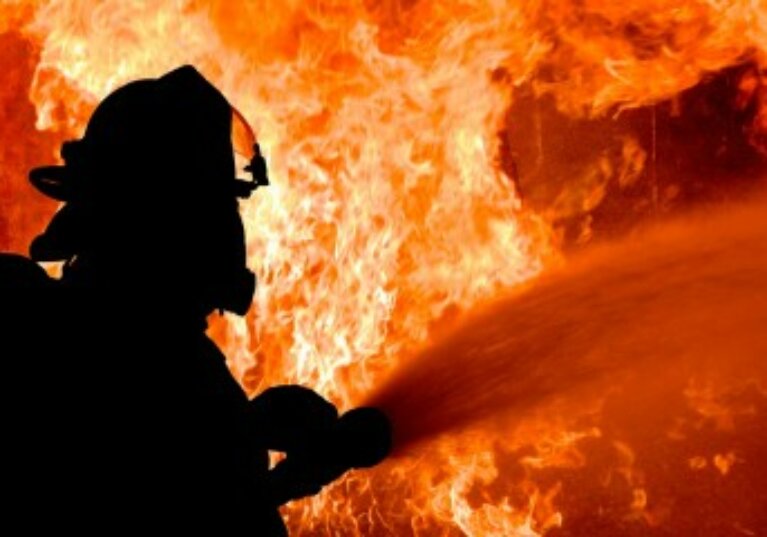 Incendies : des aides pour les employeurs et les travailleurs indépendants